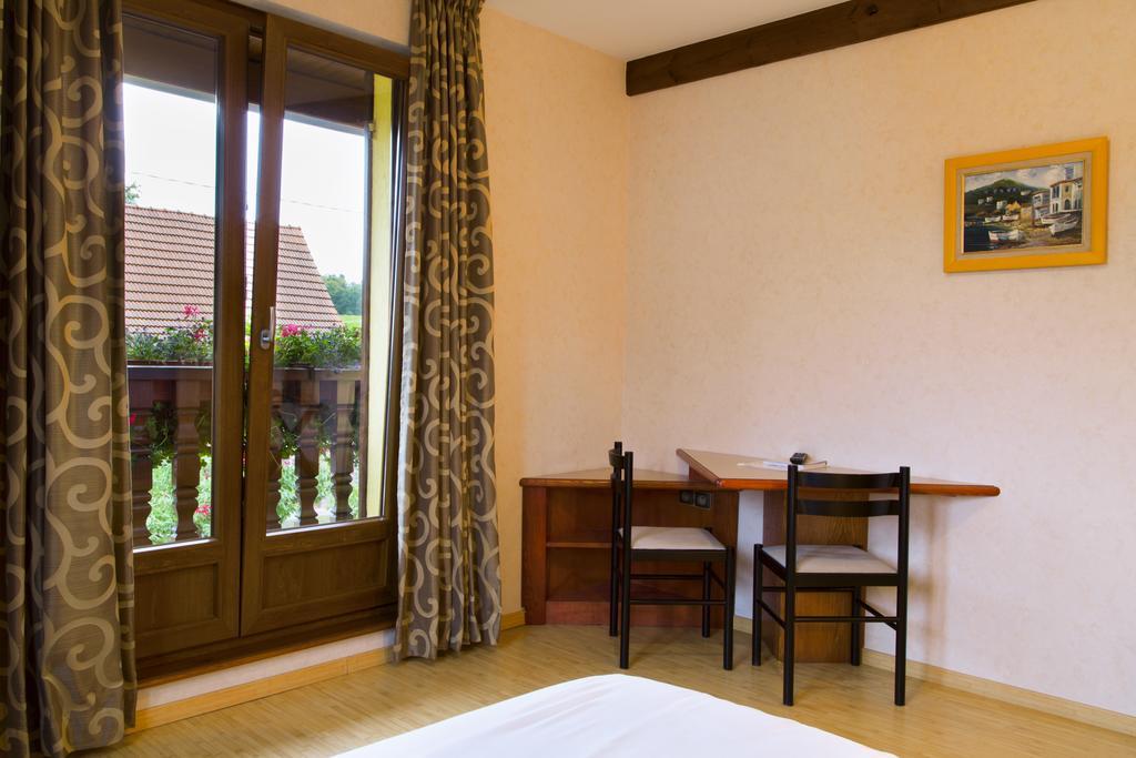 Restaurant A L'Aigle Hotel Wimmenau Стая снимка